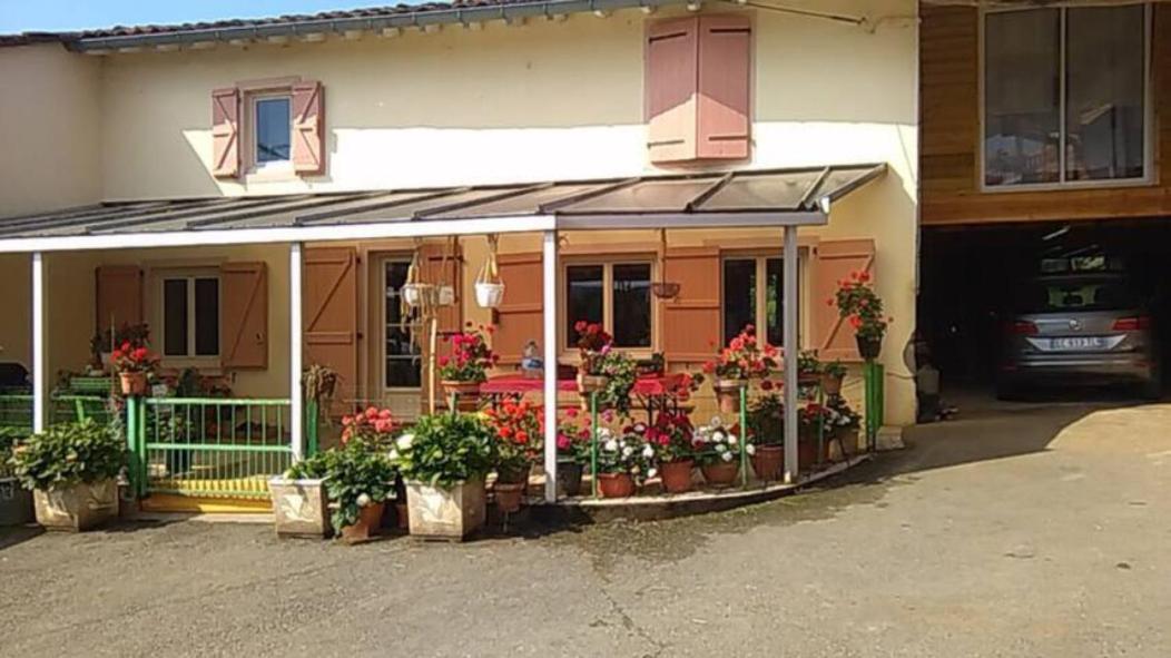 Gite A La Ferme Montesquieu-Avantes Екстер'єр фото